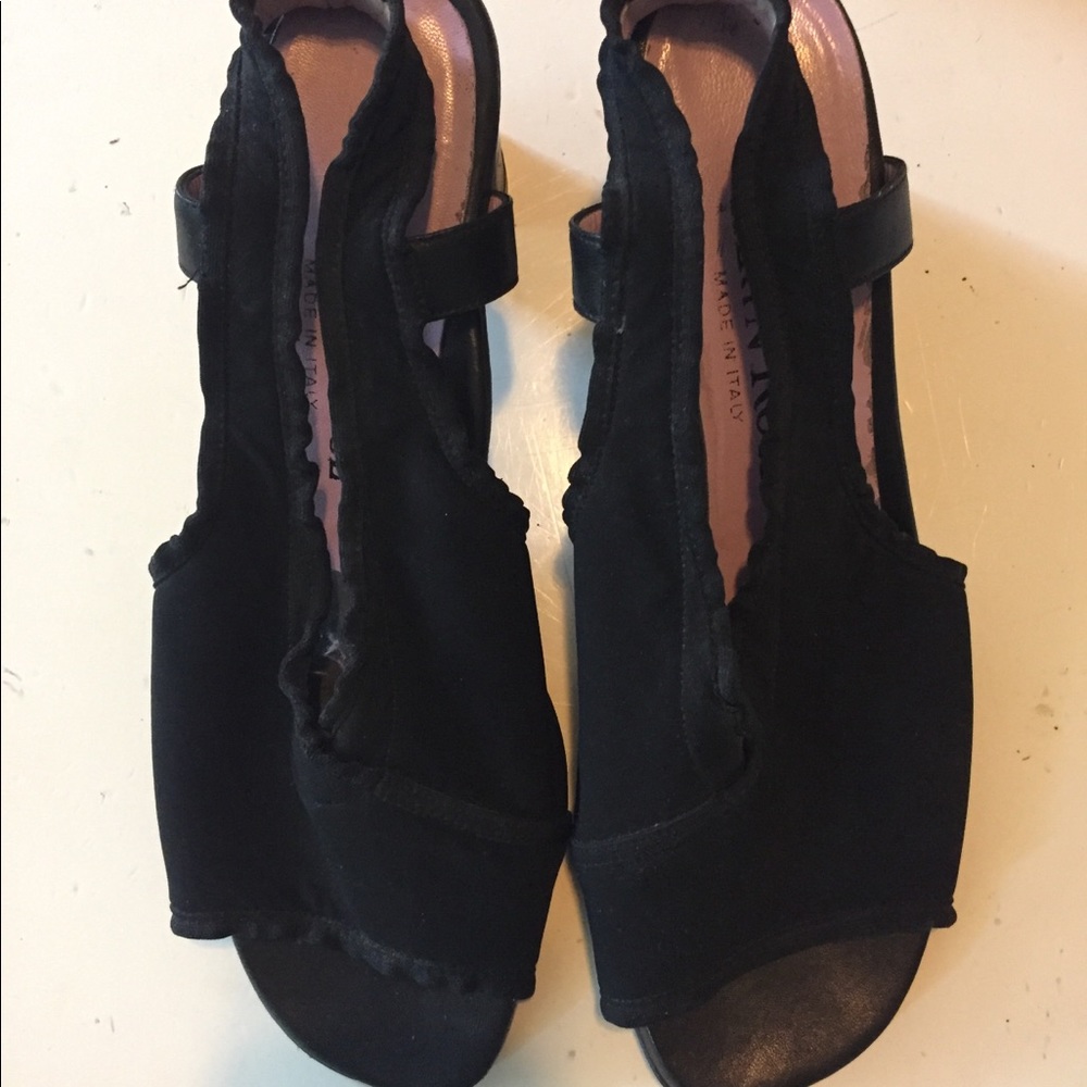 TARYN ROSE SANDALS